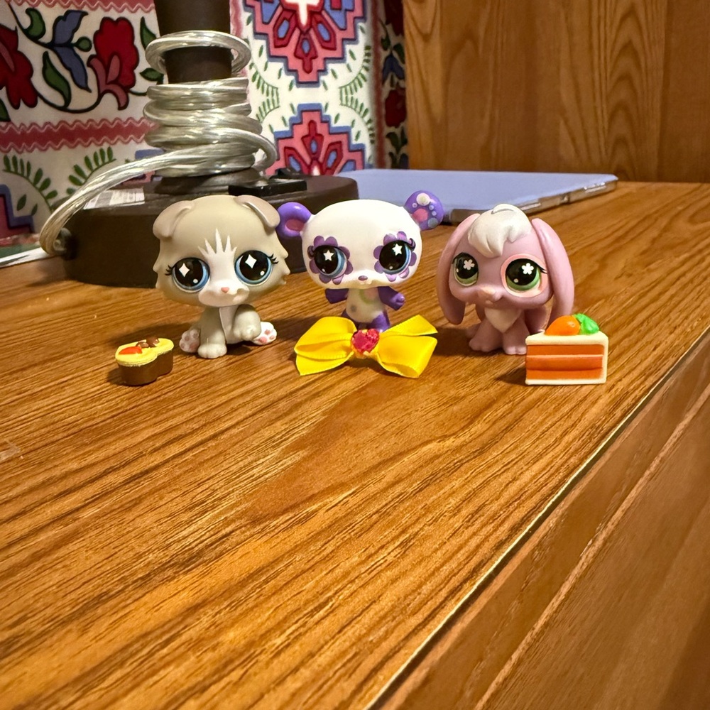Lot of 3 Littlest Pet Shop (LPS) Figurines